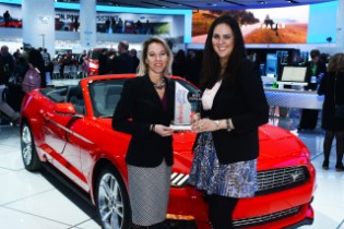 Chantel Lenard, Director, U.S. Marketing, receives 2016 M...